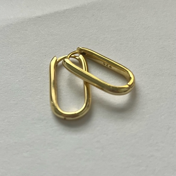 Studs medium oval hoops - Picture 1 of 3